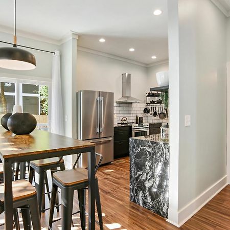 Sun Lit Modern Home With Good Vibes And Lots Of Coffee - Designedbydom Atlanta Dış mekan fotoğraf