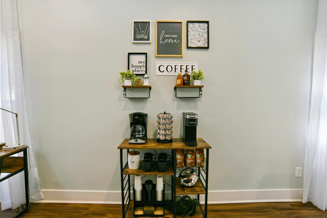 Sun Lit Modern Home With Good Vibes And Lots Of Coffee - Designedbydom Atlanta Dış mekan fotoğraf